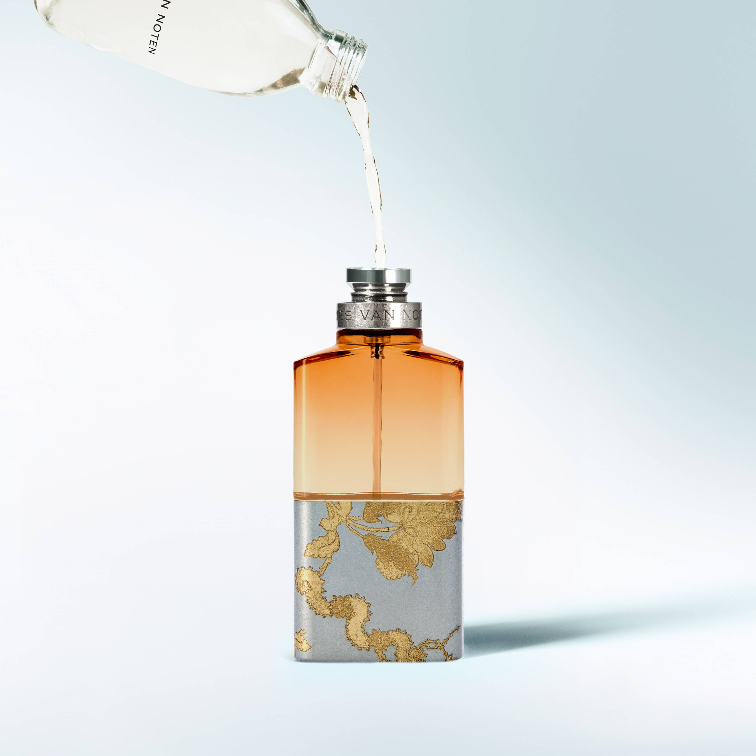 Camomille Satin Refill von Dries Van Noten online bestellen bei ludwigbeck.de