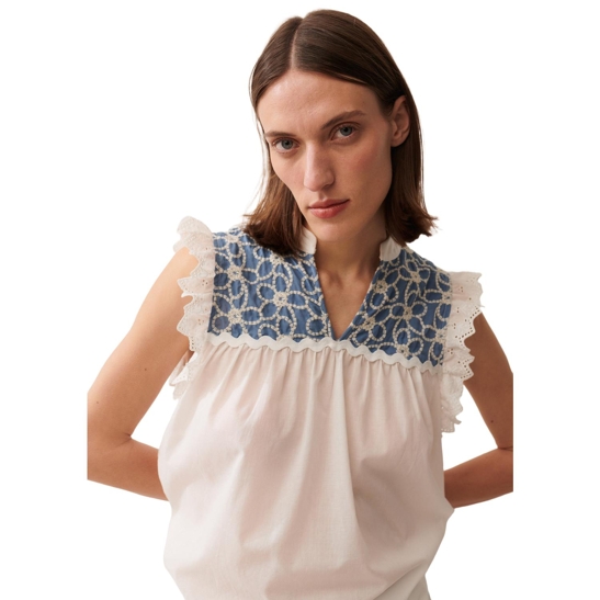 Bluse mit stickereien