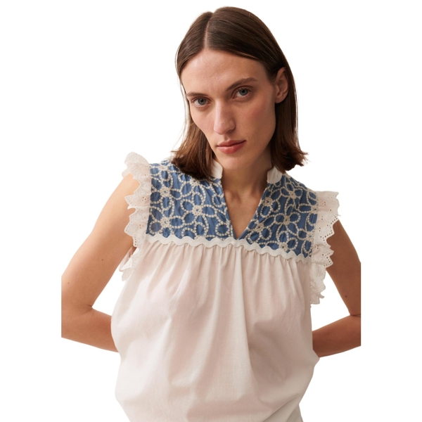 Bluse mit stickereien